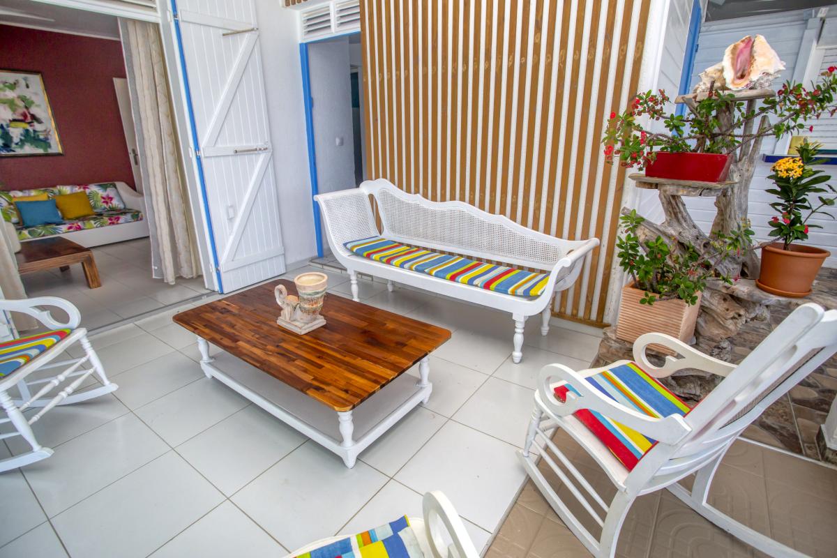 12.Location villa piscine vue mer St François Guadeloupe_Terrasse